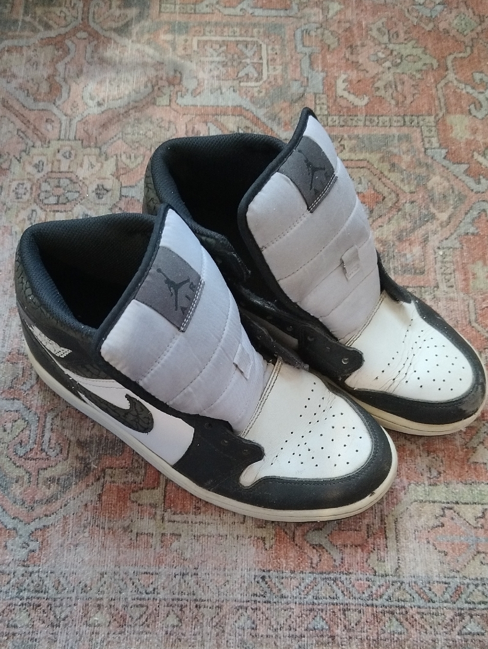 Nike Black and Off White Air Jordan 1 Mid SE Panda Elephant Low Top Sneakers 9.5